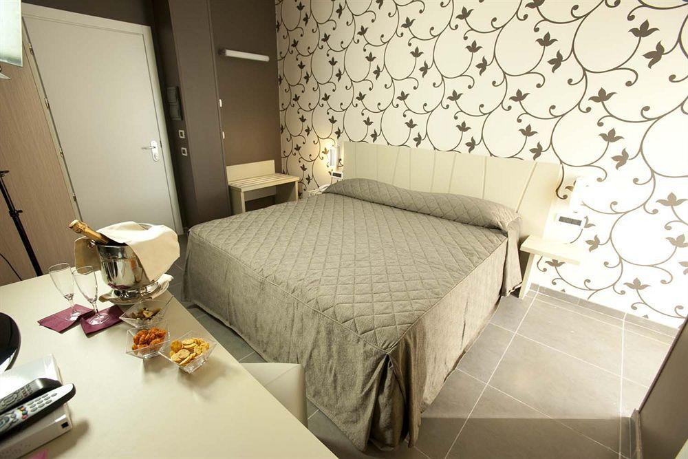Rolling Hotel Casoria Dış mekan fotoğraf