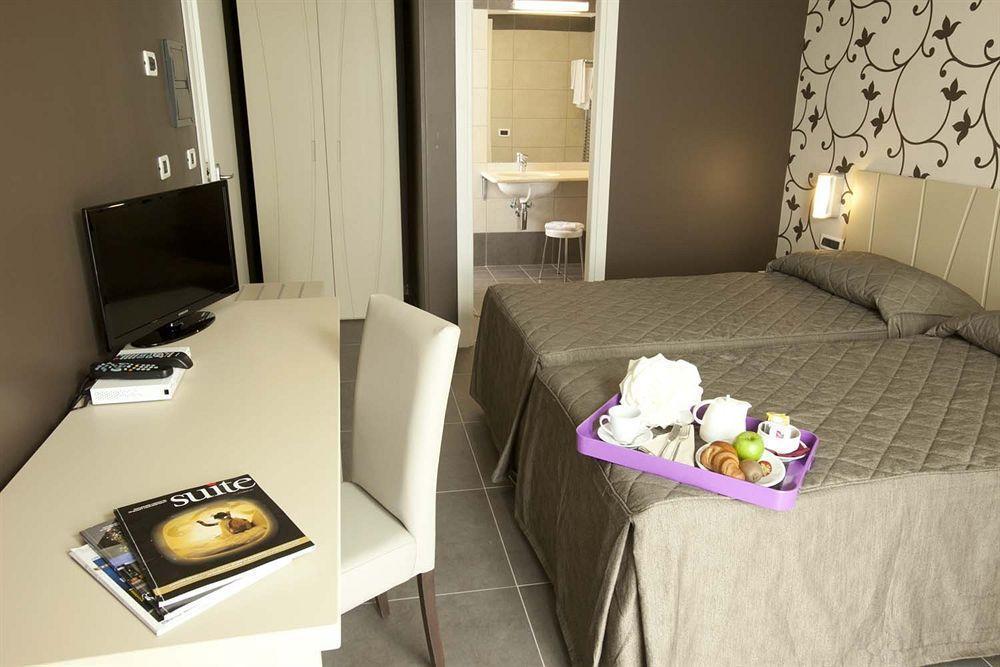 Rolling Hotel Casoria Dış mekan fotoğraf