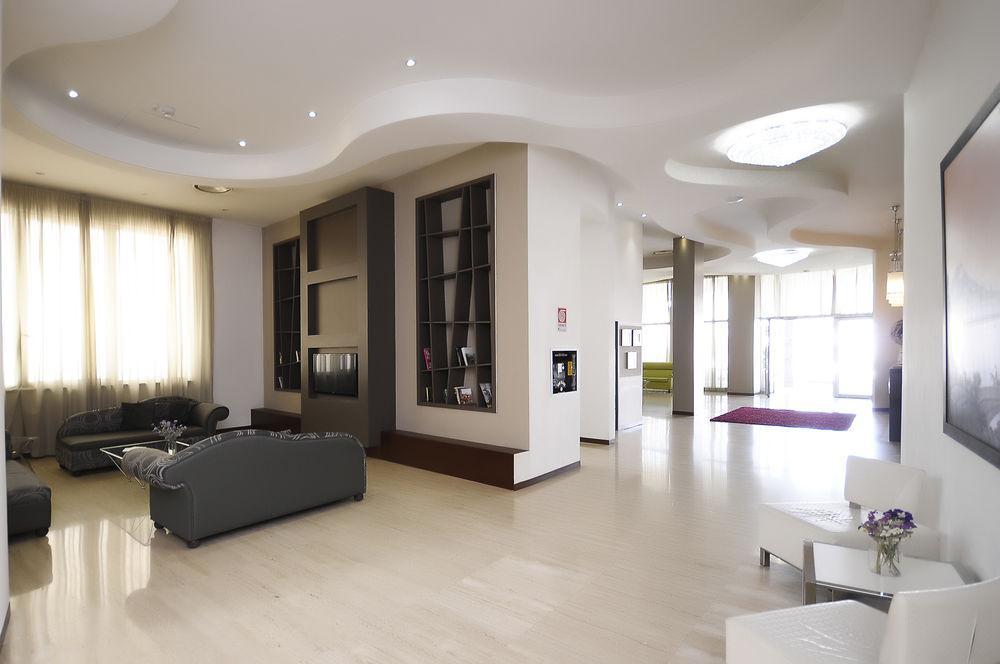 Rolling Hotel Casoria Dış mekan fotoğraf